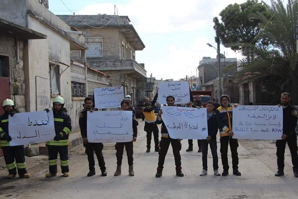 Les casques blancs à Jisr Al-Shoughour en solidarité avec la Ghouta