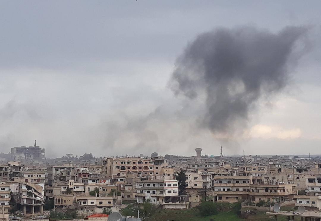 La fumée dégagée par Un missile tombé à Deraa