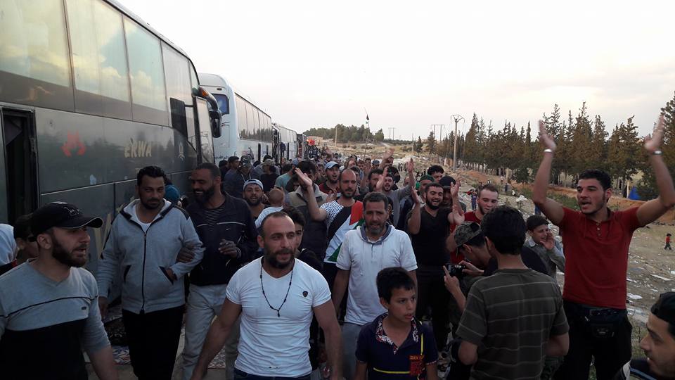 La manifestation de déportés sur la route d'Al-Bab